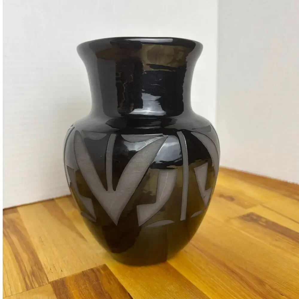 VTG R Diane Martinez Black Vase Handmade Native American Pottery Artist 1992
